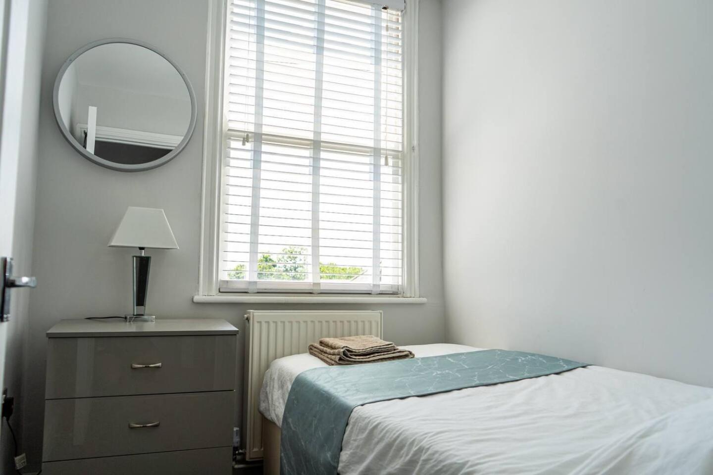 Spacious Stylish By And Dreamland Pass The Keys Holiday home Margate